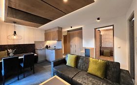Adlhof Apartments